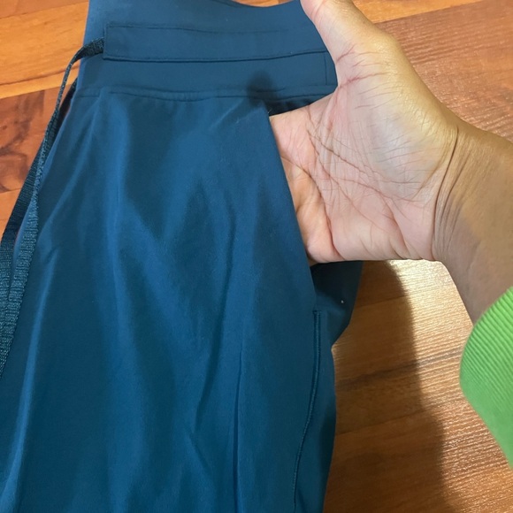 lululemon joggers - Picture 2 of 6